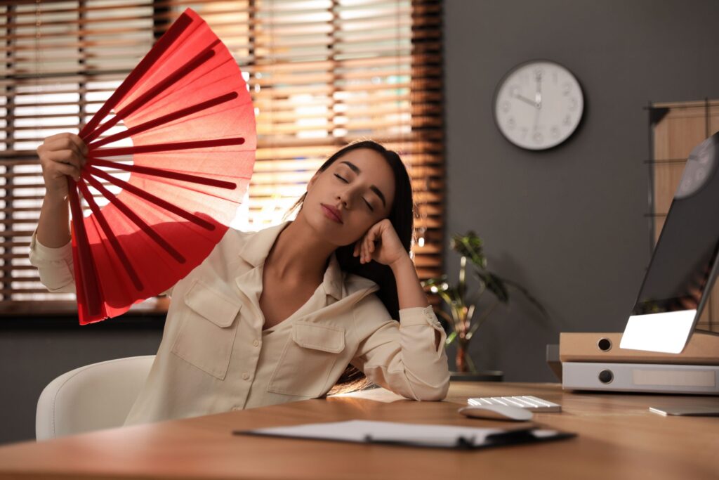 Was tun gegen Hitze im Büro und Homeoffice?