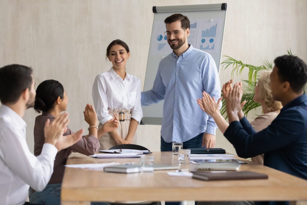 Diese No-Gos solltest du am ersten Arbeitstag vermeiden